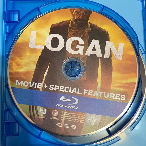 Blue Ray/ DVD- Logan- R -used - Picture 3 of 5